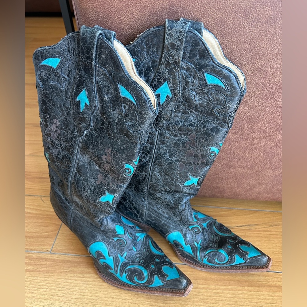 Women's Black and Blue Heeled Boots